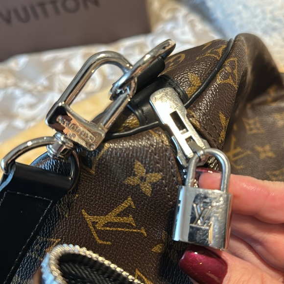Louis Vuitton carry on bag - Picture 6 of 9